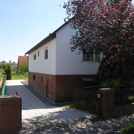 Apartmán In Balatonlelle/balaton 19160
