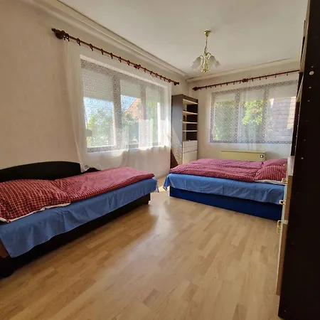 In Balatonlelle/balaton 19160 Apartmán